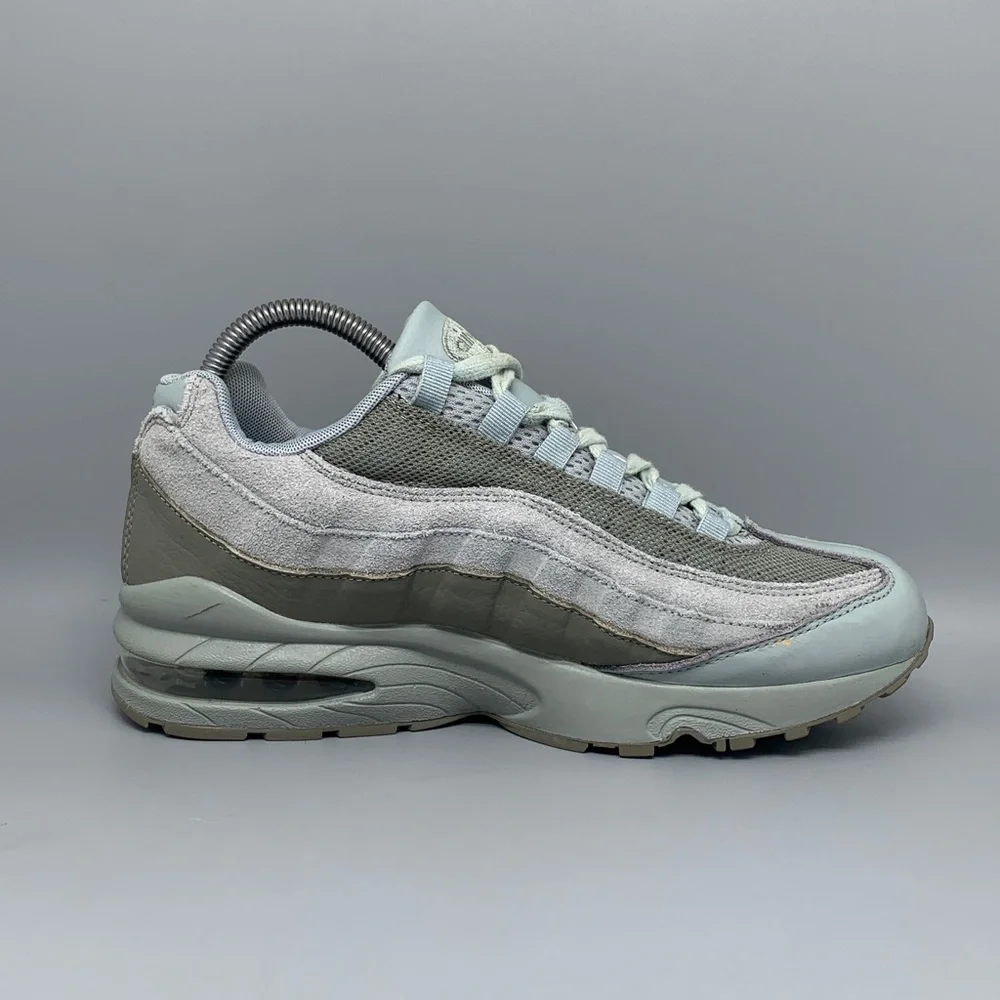 Nike Air Max 95 Premium Light Gray‎ Green 905348-015 Men’s Sz 7 Womens Sz 8.5